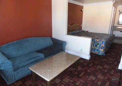 Econo Lodge Pico Rivera Room photo